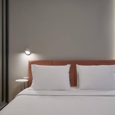 Little Gem: Modern Urban Retreat Atenas Exterior foto