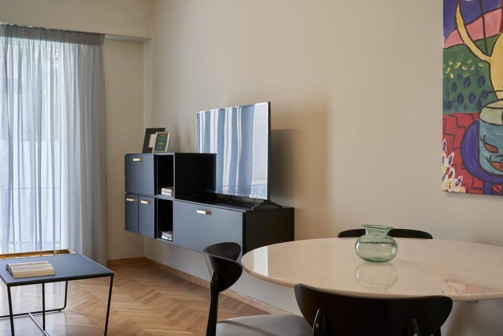 Little Gem: Modern Urban Retreat Atenas Exterior foto