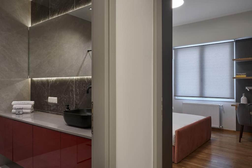 Little Gem: Modern Urban Retreat Atenas Exterior foto