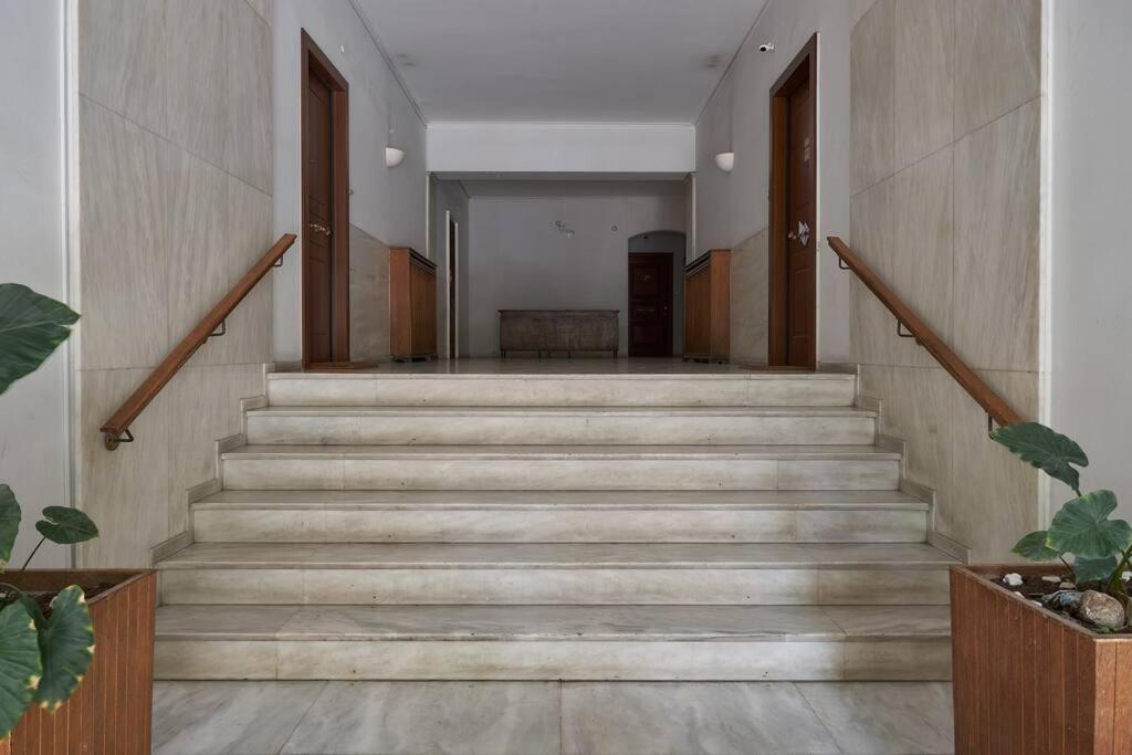 Little Gem: Modern Urban Retreat Atenas Exterior foto
