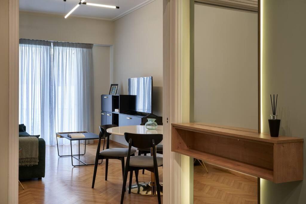 Little Gem: Modern Urban Retreat Atenas Exterior foto